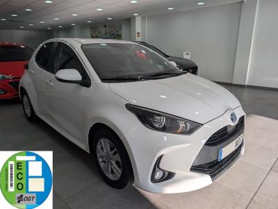 TOYOTA YARIS 1.5 120H BUSINESS PLUS